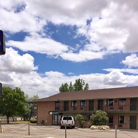 Rodeway Inn & Suites Battle Mountain Exterior photo