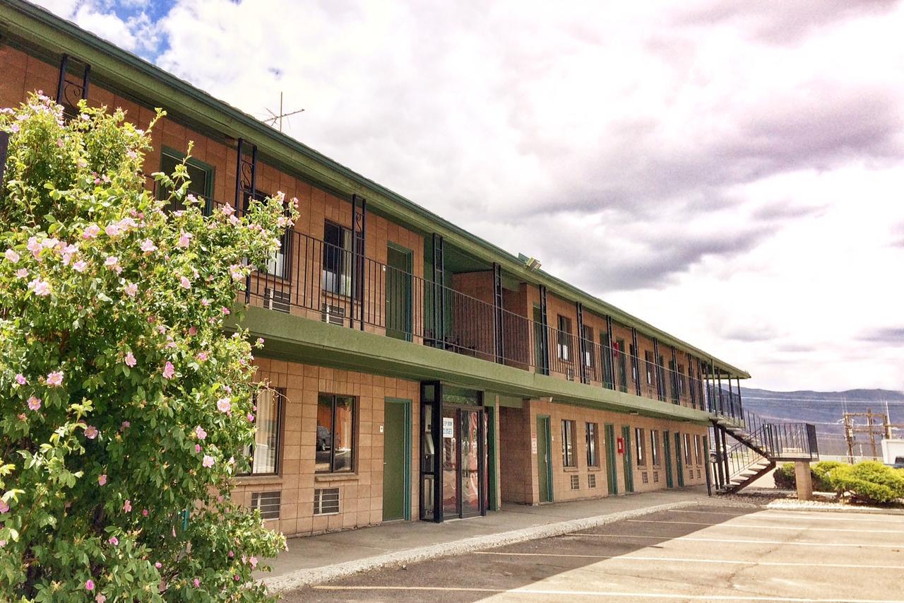 Rodeway Inn & Suites Battle Mountain Exterior photo